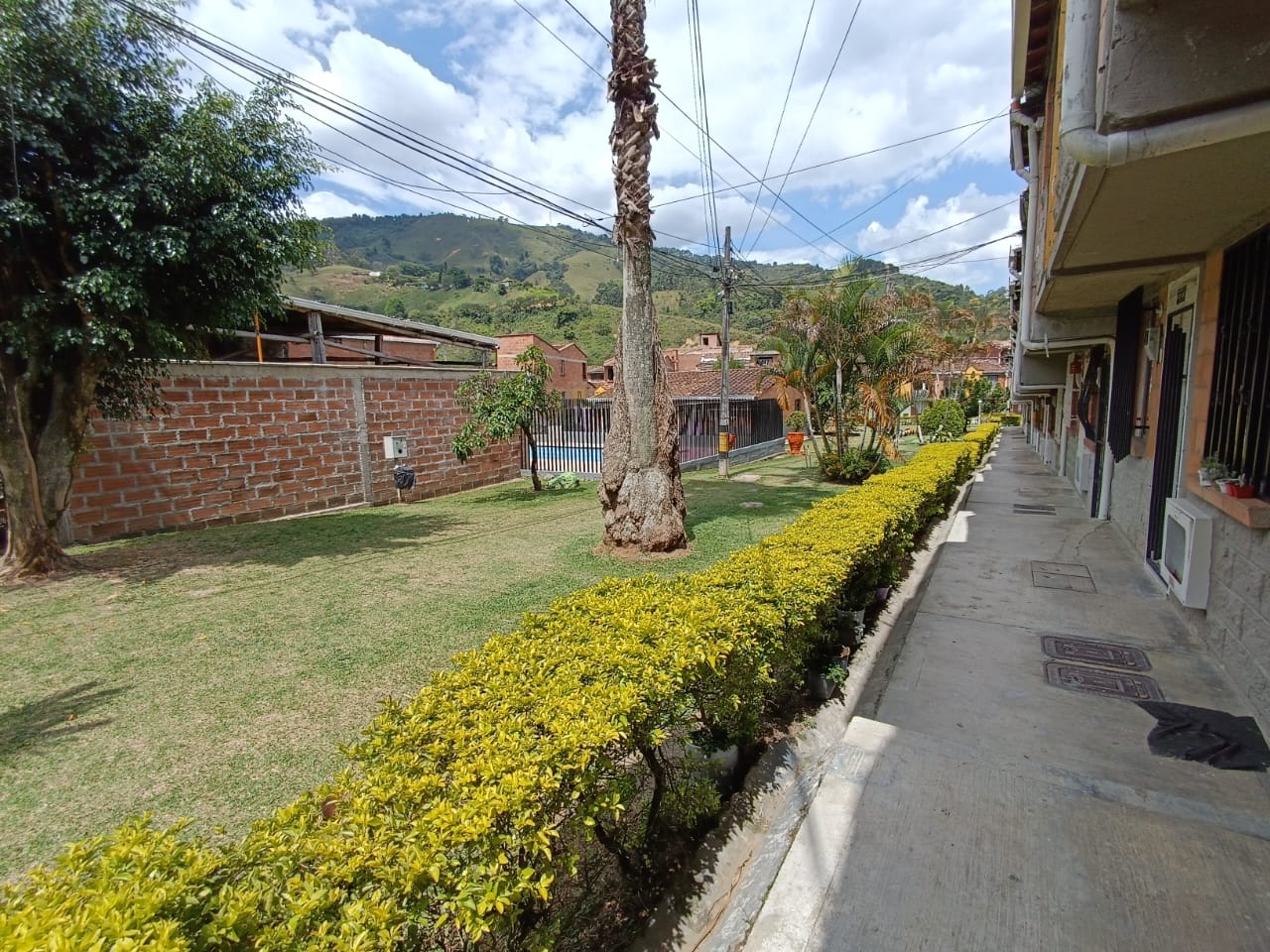 Casa Unifamiliar  san antonio de prado ( Urb.Flores y Colores)